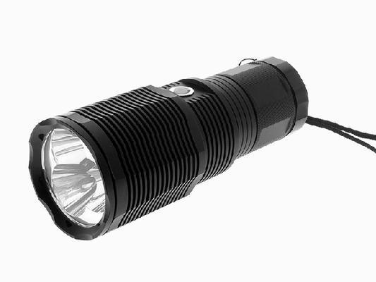 چراغ قوه چراغ قوه چراغ قوه قابل شارژ IP67 فوق العاده روشن XHP50x3 LED 6000 لومن 4x18650 8800mAh مقاوم در برابر آب